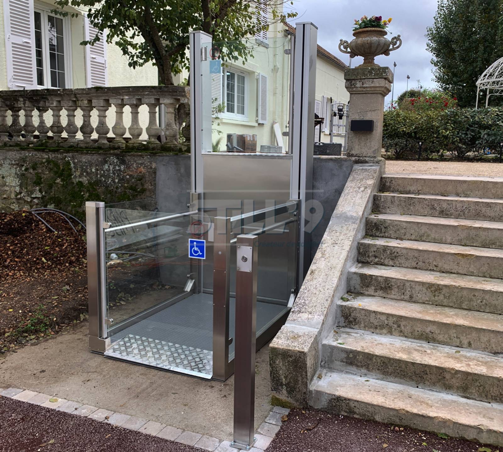 Équiper son restaurant d'une plateforme PMR près de Dammarie-Les-Lys 77