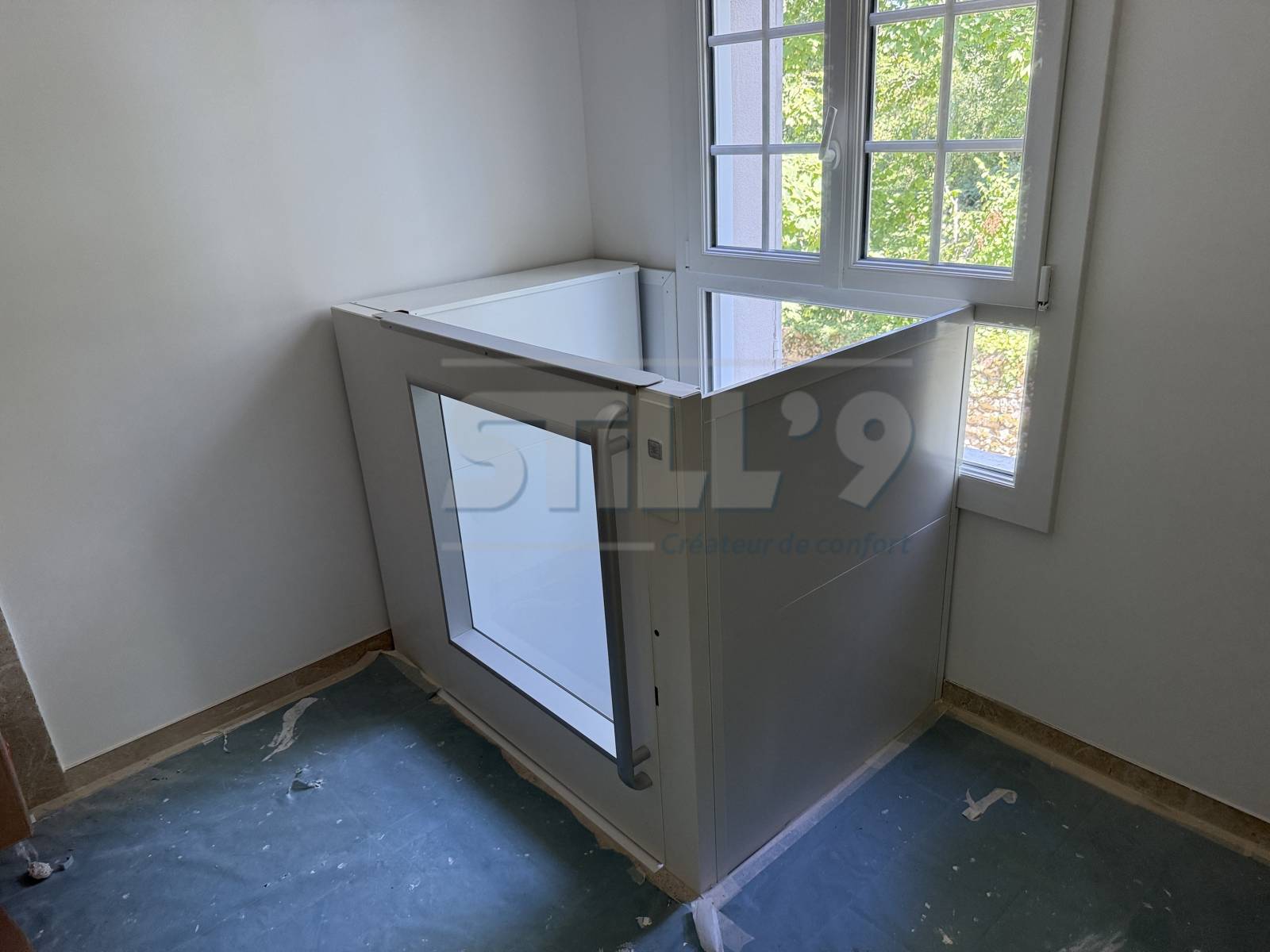 Aménagement d'un logement grâce à une plateforme élévatrice intérieure près de Dammarie Les Lys 77