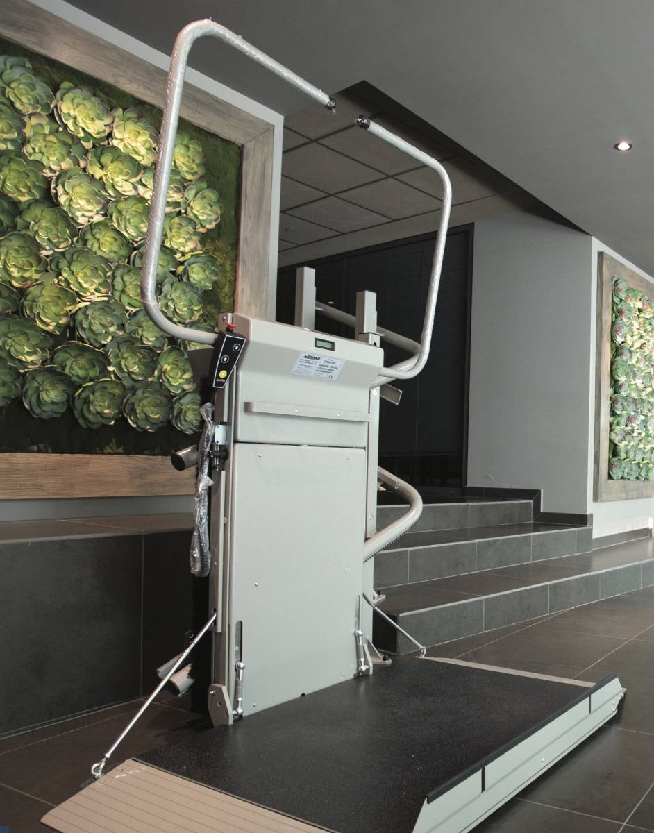 La plate-forme oblique pour escalier tournant en Ile de France