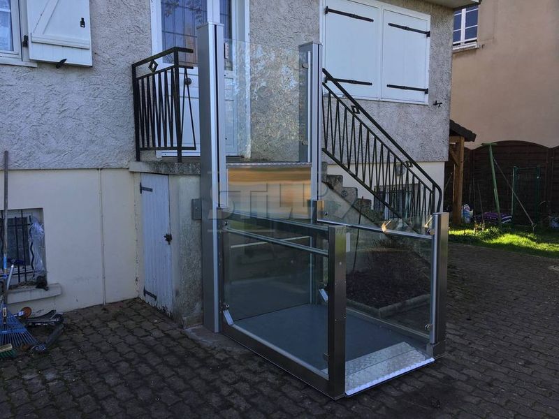 Livraison d'une plate-forme PMR à côté de Seine et Marne 77