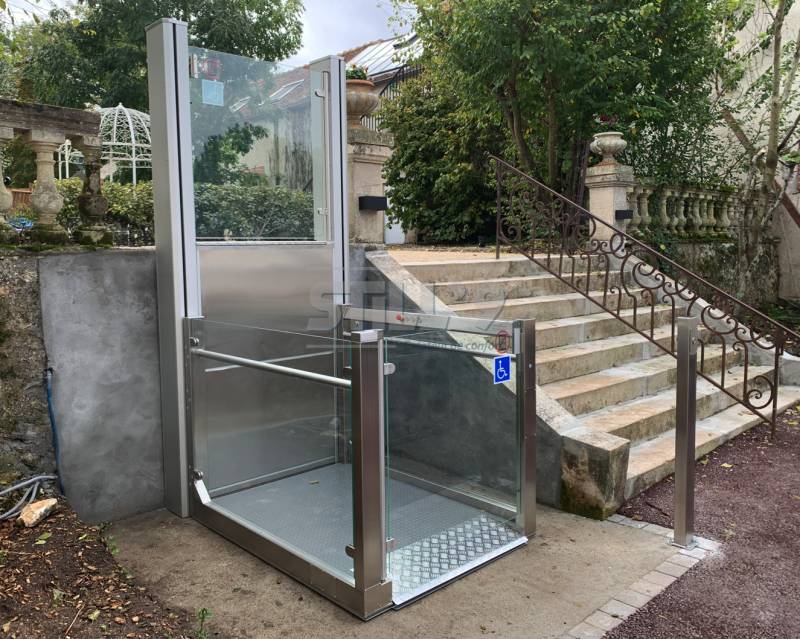 Livraison d'une plateforme PMR pour restaurant à Dammarie-Les-Lys 77