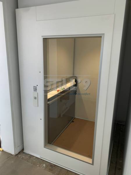 Utilisation d'une plateforme intérieure dans une maison médicale dans le Val d'Oise 95