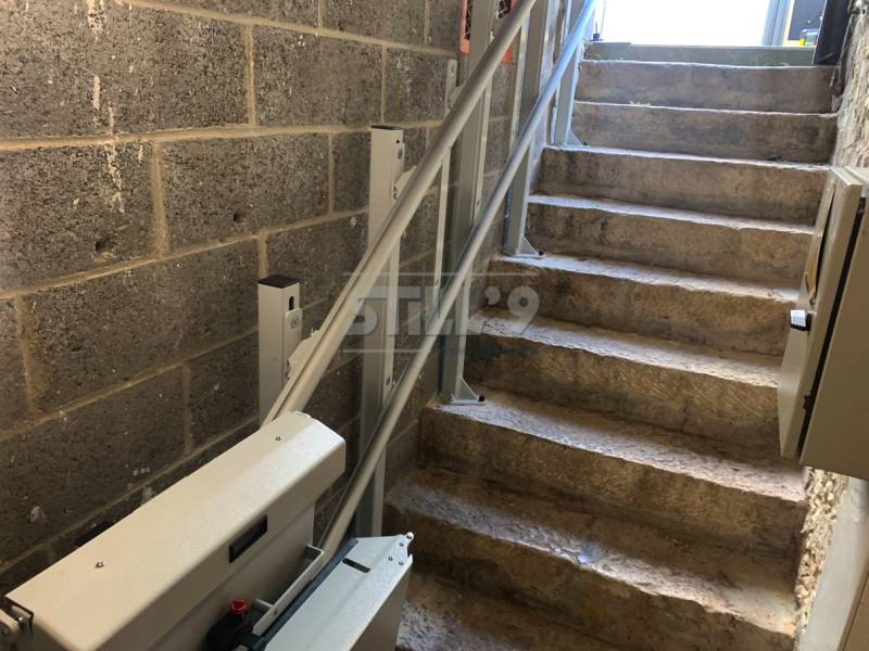 Montage d'une plate-forme en sous-sol PMR oblique dans les environs de Bois Le Roi 77