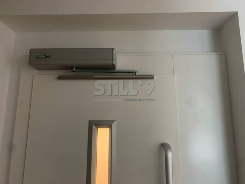 Implantation d'un élévateur pmr dans une institut médico-social autour de Villiers Le Bel