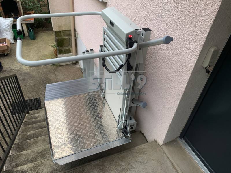 Installation d'une plate-forme extérieure à domicile à proximité de Brétigny sur Orge en Essonne 91