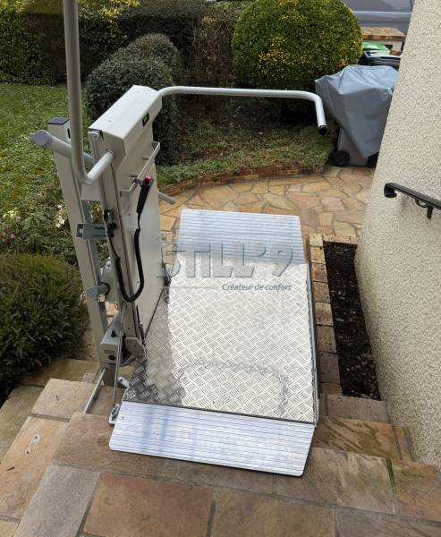 Faire installer une plateforme oblique extérieure à domicile en Seine et Marne 77