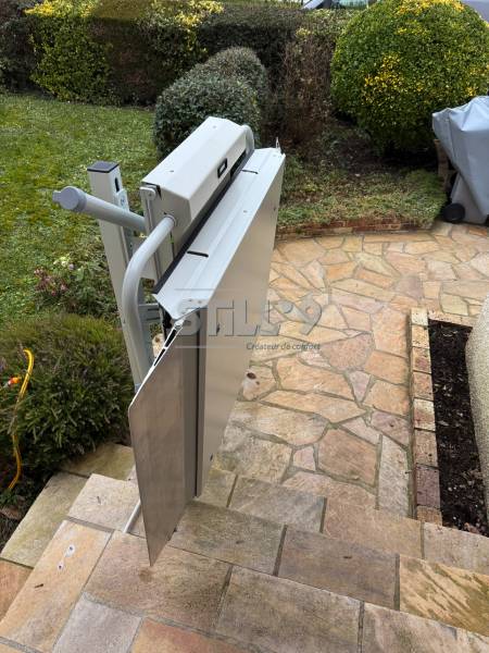 Aménager une plateforme extérieure pour escalier extérieure à domicile en Seine et Marne