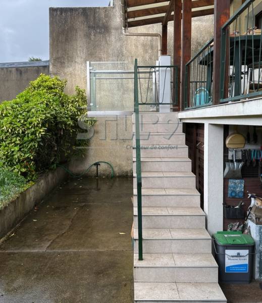 Montage d'une plateforme extérieure verticale à domicile non loin de Maisons-Alfort 94