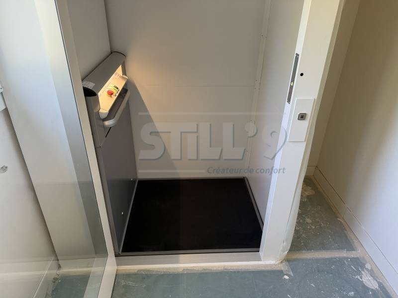 Adaptation d'un logement grâce à une plateforme élévatrice intérieure vers Dammarie Les Lys 77