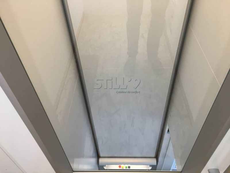 Aménager une plateforme verticale en intérieur dans le département 44